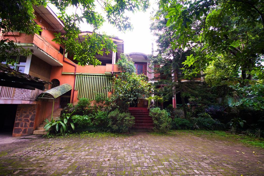 Hotel Gem Land Ratnapura Exterior photo